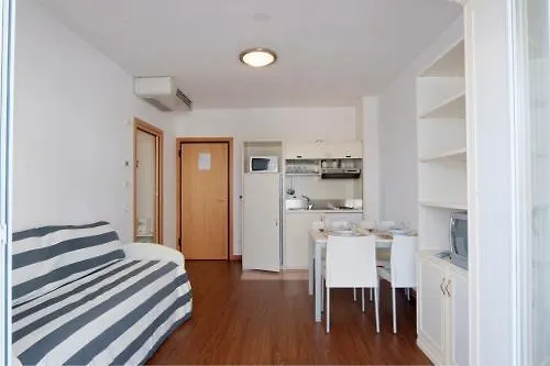 アパートホテル Marconi Mare