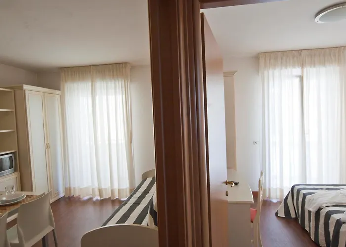 公寓式酒店 马可尼滨海公寓 里米尼