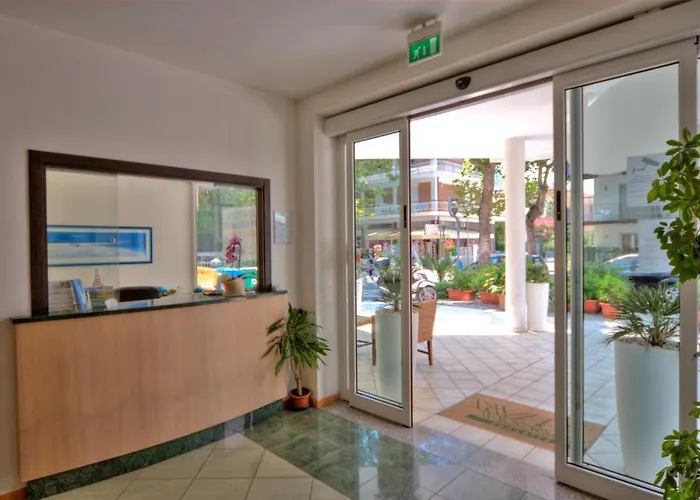 马可尼滨海公寓 3*